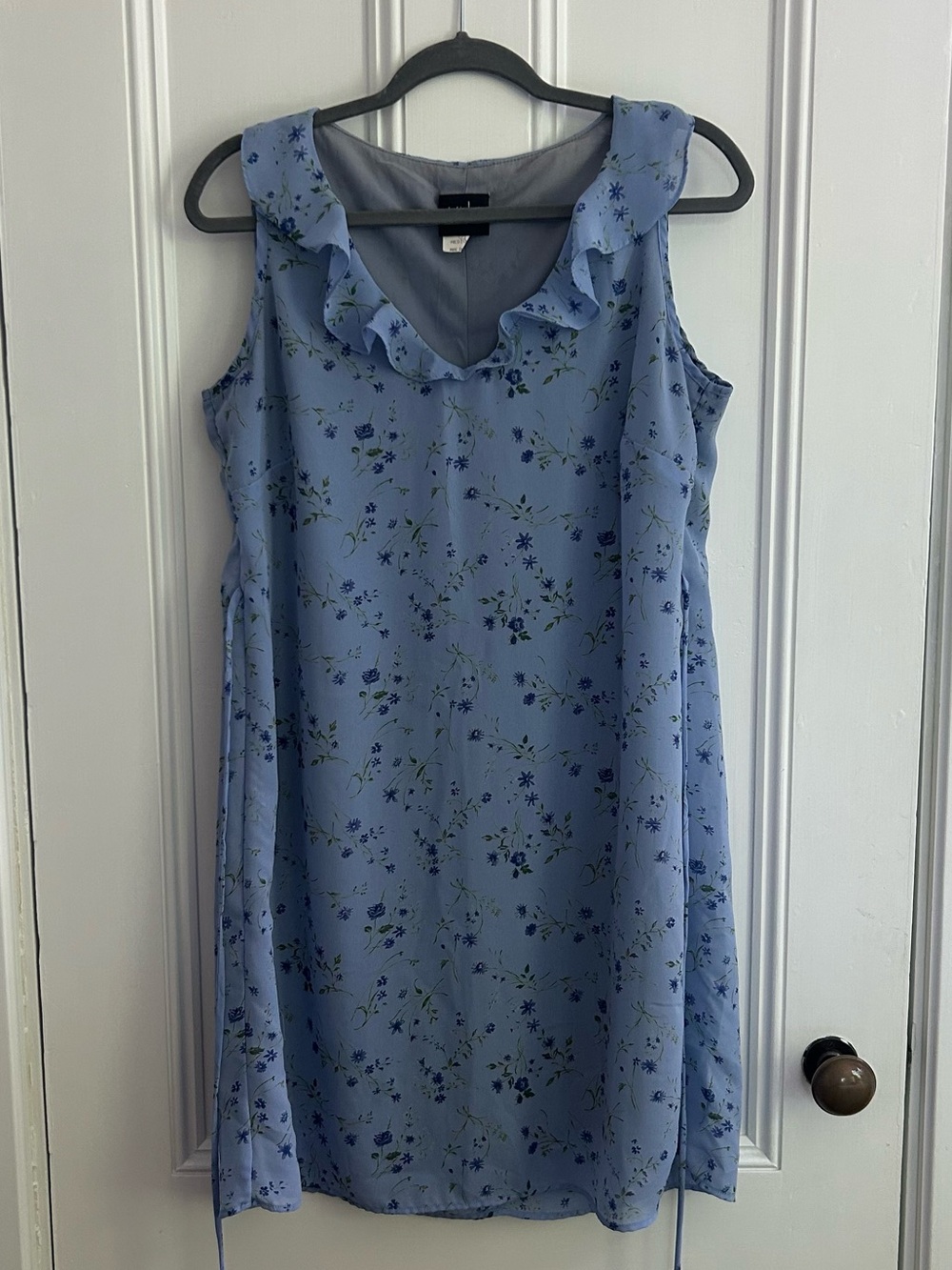 vintage blue floral dress with ruffle neckline and tie back